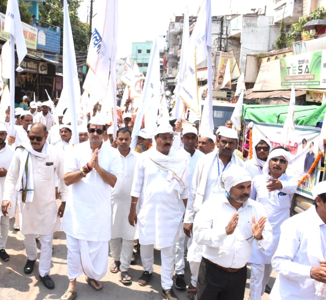 कबीर प्राकट्य दिवस पर शोभायात्रा निकाली गई