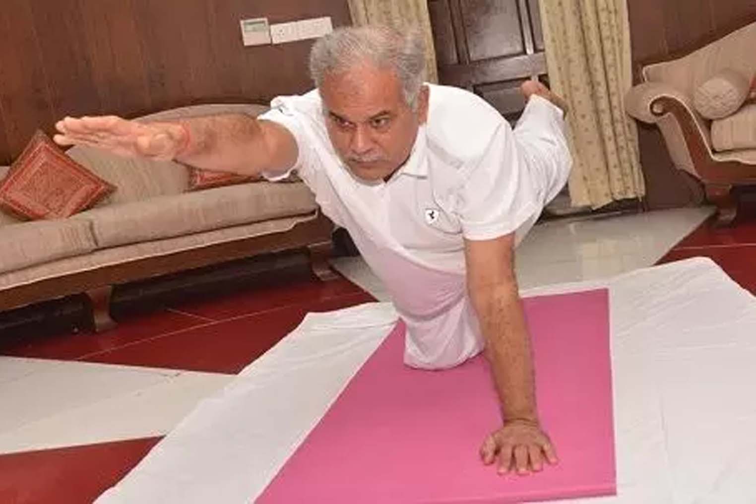 International Yoga Day: मुख्यमंत्री भूपेश बघेल ने प्रदेशवासियों को दी शुभकामनाएं...