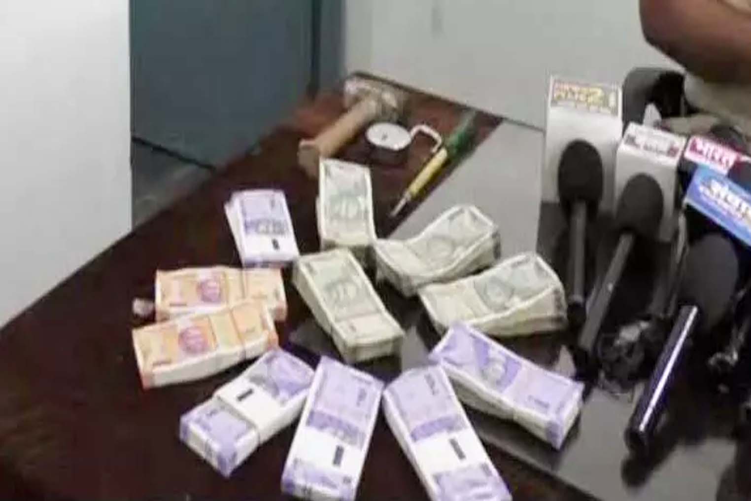 Chhattisgarh: व्यापारी का नौकर ही निकला चोर, 2 लाख 70 हजार कैश बरामद, आरोपी गिरफ्तार...