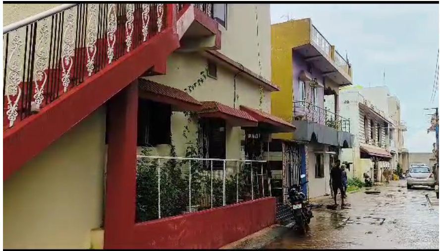 Chhattisgarh: राज्य में एसीबी और बीईओ ने की बड़ी कार्रवाई, शिक्षा विभाग के अधिकारी के घर में मारा छापा, खंगाले जा रहे है दस्तावेज...