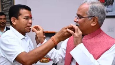 pcc-chief-mohan-markam-of-bhupesh-kai