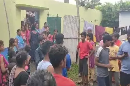 Chhattisgarh: छेड़खानी से तंग आकर छात्रा ने की खुदकुशी, गुस्साए स्थानीय लोगों ने शव के साथ किया सड़क जाम...