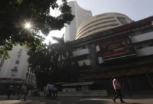 Sensex: शेयर बाजारों में तीन दिन से जारी तेजी थमी, सेंसेक्स 224 अंक गिरा...