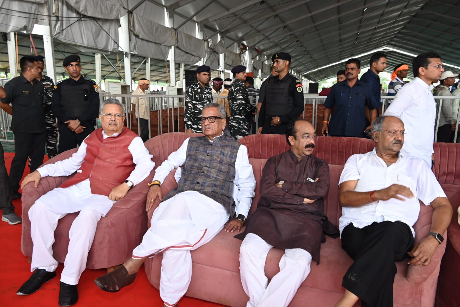 Raipur: भाजपा नेताओं ने प्रधानमंत्री की सभा स्थल का किया निरीक्षण, प्रदेश प्रभारी प्रदेश अध्यक्ष सहित अनेक नेता रहे मौजूद...