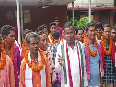 More than 30 tribals joined hands with Congress, Kawasi Lakhma