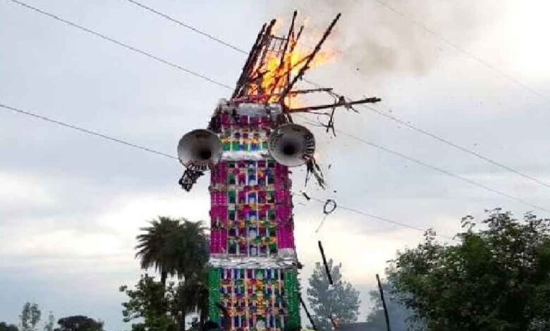 Muharram: हाईटेंशन लाइन से टकराया ताजिया जुलूस, 10 लोग घायल...