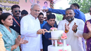 Raipur: मुख्यमंत्री भूपेश बघेल ने जन्म दिवस पर श्रमवीरों को दी सौगात...