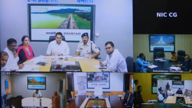 The Divisional Commissioner reviewed the removal of stray animals from the roads, the collectors of the five districts participated in the video conferencing.