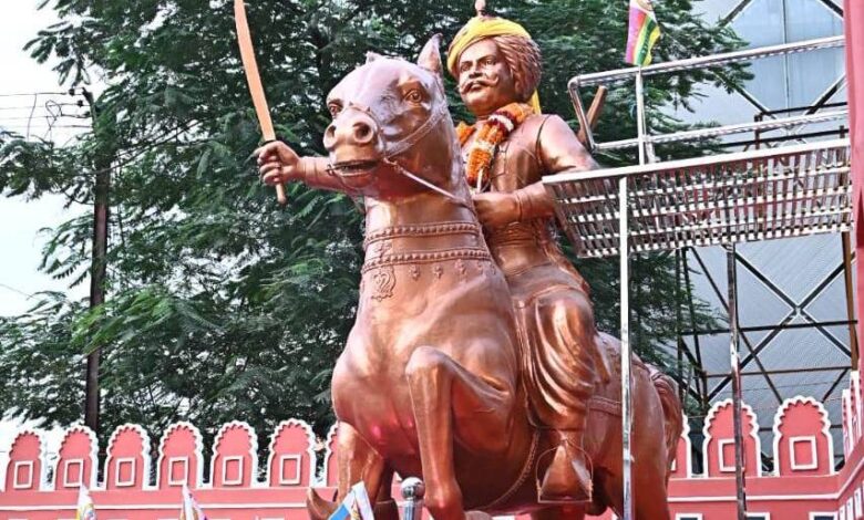 CM Bhupesh Baghel: जिस जगह पर शहीद वीरनारायण सिंह ने बलिदान दिया, खुशी की बात की वहीं पर स्थापित की उनकी प्रतिमा...