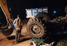 A 17-year-old child died after a tractor engine overturned on the Ghatarani approach road adjacent to Figeshwar police station in Gariaband district.