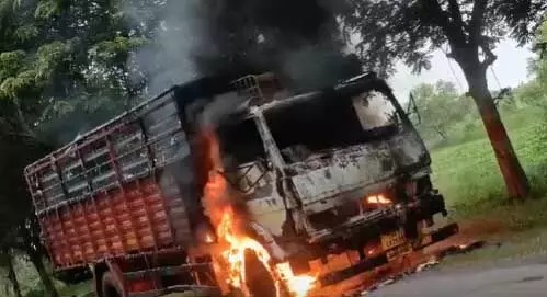 Fire in moving truck, vehicular traffic blocked for 24 hours, truck driver narrowly saved, watch video