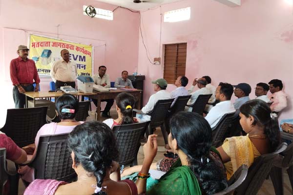 Raipur: कलिंगा यूनिवर्सिटी एवं शिक्षकों ने दिया मतदान जागरूकता का संदेश...