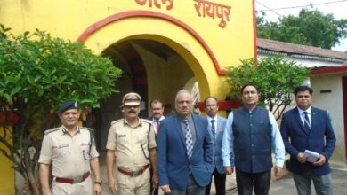 Chief Justice Shri Ramesh Sinha inspected Central Jail Raipur