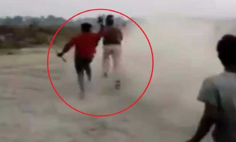 बालू माफियाओं ने किया खनन विभाग के कर्मियो पर जानलेवा हमला