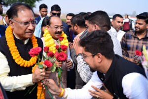 अंबिकापुर पहुंचे मुख्यमंत्री साय, जनप्रतिनिधियों एवं अधिकारियों ने किया स्वागत...