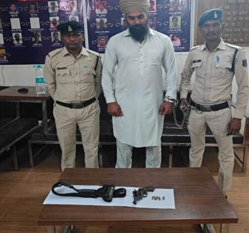 हवाई फायरिंग करने वाले युवक को, पुलिस ने गिरफ्तार सोशल मीडिया में हुआ