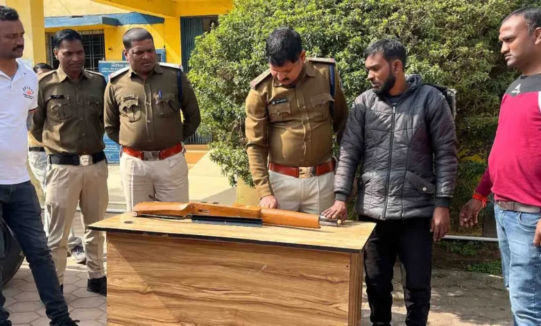 12 बोर का राइफल बनाने वाला, आरोपी को पुलिस ने किया गिरफ्तार...