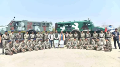मुख्यमंत्री विष्णु देव साय दन्तेश्वरी फाईटर्स के महिला जवानों के साथ खिंचवाई फोटो...