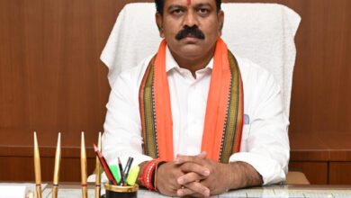 राजधानी के माना बस्ती में हुए लाखों के डकैती के मामले में उपमुख्यमंत्री विजय शर्मा का बयान सामने आया है.अपराध करने से पहले 100 बार सोचेंगे बदमाश