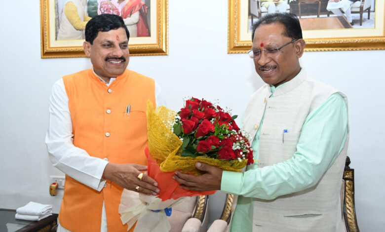 मुख्यमंत्री साय से मध्यप्रदेश के मुख्यमंत्री डॉ. यादव ने की सौजन्य मुलाकात...