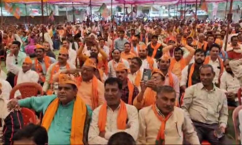 कांग्रेस को सबसे बड़ा झटका, BJP में शामिल हुए 1600 से ज्यादा कांग्रेसी कार्यकर्ता...