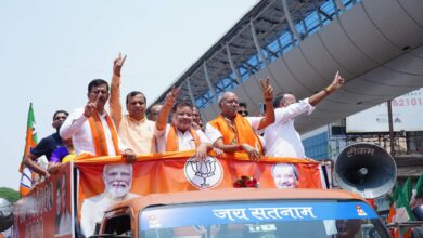 भाजपा प्रत्याशी बृजमोहन अग्रवाल ने राजधानी में नामांकन रैली निकाली...