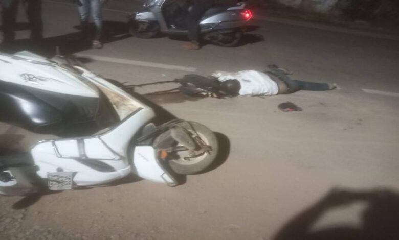 CG NEWS: चुनाव ड्यूटी से लौट रहे शिक्षक की मौत, अज्ञात वाहन ने मारी ठोकर...