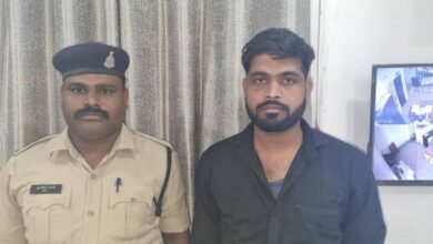 कांग्रेस नेता कन्हैया कुमार की आमसभा के बाद प्रधानमंत्री के लिए अपशब्द कहने वाले युवक को पुलिस ने गिरफ्तार कर लिया है...