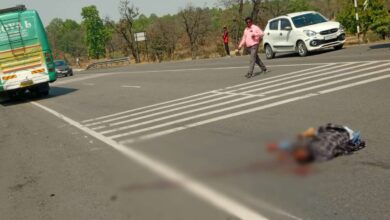 तेज रफ्तार बस की कहर बाइक सवरों को रौंदा, मौके पर दर्दनाक मौत...