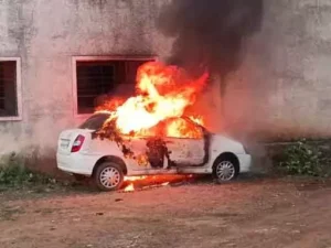 BJP नेता की खड़ी कार में लगी आग, मचा अफरा-तफरी...