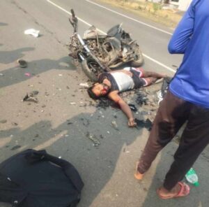 Chhattisgarh Accident: 2 बाइकों की भिड़त से 2 युवकों की मौके पर मौत, पढ़े पूरी खबर...