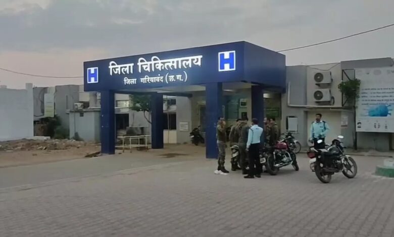 Chhattisgarh: सर्चिंग पर निकले CRPF जवान को लगी गोली, फायरिंग में गर्दन पर लगी बुलेट...