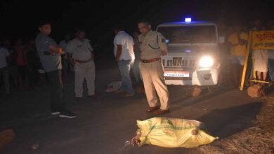 Chhattisgarh: सड़क किनारे बोरी में बंद महिला की मिली लाश, इलाके में मचा हड़कंप
