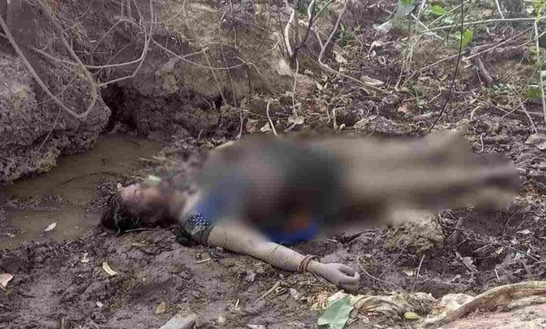 Chhattisgarh Crime: महिला की मिली अधजली लाश, रेप के बाद हत्या की आशंका, जांच में जुटी पुलिस...