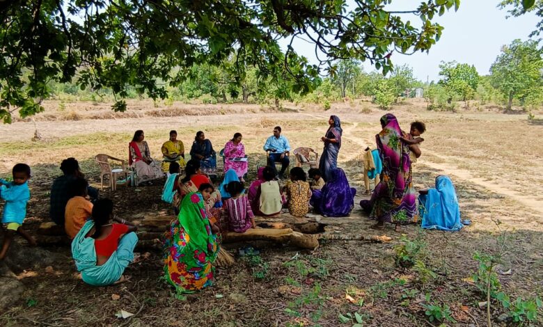 Chhattisgarh: महतारी वंदन योजना में 6 हितग्राही को किया लाभान्वित, आंगनबाड़ी केंद्र नाचनबाय एवं आंगनबाड़ी केंद्र मांडबाय में लोगों के बीच लगाई चौपाल...