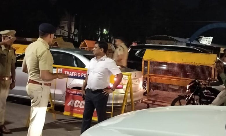 RAIPUR: राजधानी में पुलिस एक्शन मोड पर, देर रात ड्रंक एंड ड्राइव वालों पर लगाया गया भारी जुर्माना, गाड़ियां हुई जब्त...