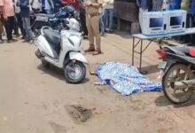 Chhattisgarh: बैंक गई युवती को सड़क के बीच धारदार चाकू से रेता गाला, देखे वीडियो...