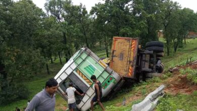 कोरबा: भीषण सड़क में हुआ हादसा,खाई में गिरी बस...