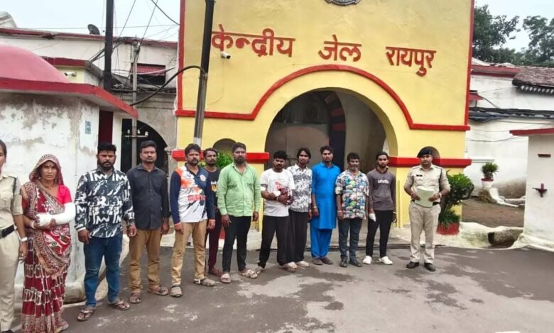 Chhattisgarh: दो गुटों में जबरदस्त बलवा मार, पुलिस ने 11 लोगों को किया गिरफ्तार, पढ़े पूरी खबर...