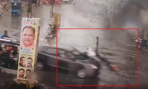 Chhattisgarh: तेज रफ़्तार कार की कहर: साइकिल सवार छात्र को कार ने मारी ठोकर, हादसे में सायकिल सवार गंभीर रूप से घायल...