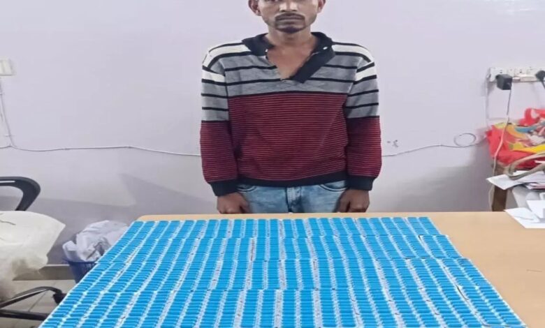 Raipur Breaking: रायपुर में प्रतिबंधित नशीली टेबलेट बेचने वाला तस्कर गिरफ्तार...