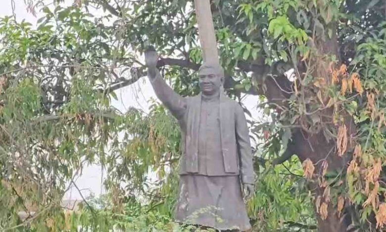 छत्तीसगढ़ के पहले मुख्यमंत्री अजीत जोगी की प्रतिमा को लेकर नया विवाद खड़ा, नगर पालिका ने हटाने का जारी किया नोटिस...
