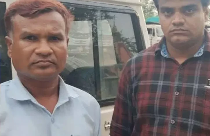 CG NEWS: शिक्षा विभाग में पदस्थ बाबू और लिपिक को पुलिस ने किया गिरफ्तार, पेंशन के नाम पर 4.80 लाख की ठगी
