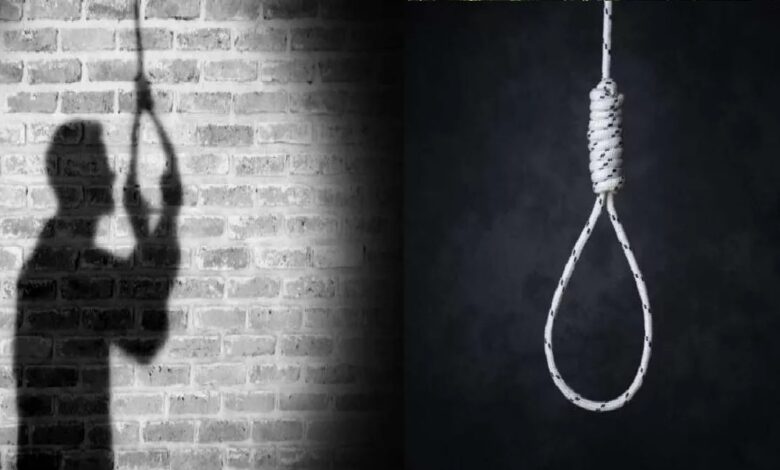 CG News: युवक का मिला पेड़ में लटका हुआ लाश, इलाके में फैली सनसनी...