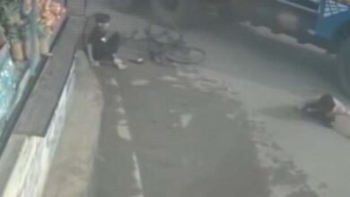 गरियाबंद में बड़ा हादसा टला: ट्रक की ठोकर से साइकिल सवार दो बच्चे बाल-बाल बचे, CCTV फुटेज वायरल...