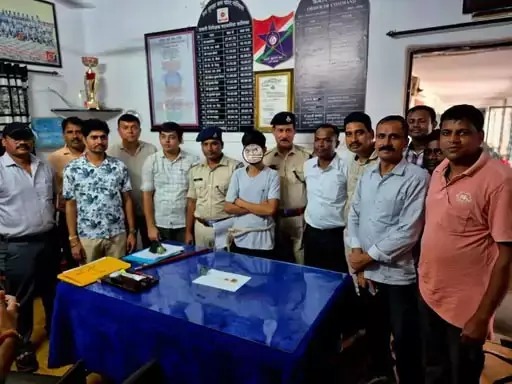 27 लाख का सोना चोरी कर ट्रेन से भाग रहा युवक गोंदिया स्टेशन पर पकड़ा गया...