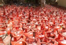 LPG सिलेंडर हुआ सस्ता: कमर्शियल गैस पर 51 रुपए की कटौती, उज्ज्वला योजना में 300 रुपए सब्सिडी जारी...