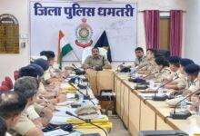 धमतरी में क्राइम मीटिंग: 12 थाना प्रभारियों-विवेचकों को एसपी ने थमाया नोटिस, अपराध नियंत्रण पर दिए सख्त निर्देश...