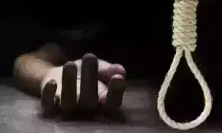 रायपुर पुलिस लाइन में हेड कॉन्स्टेबल ने फांसी लगाकर दी जान, जांच में जुटी पुलिस...