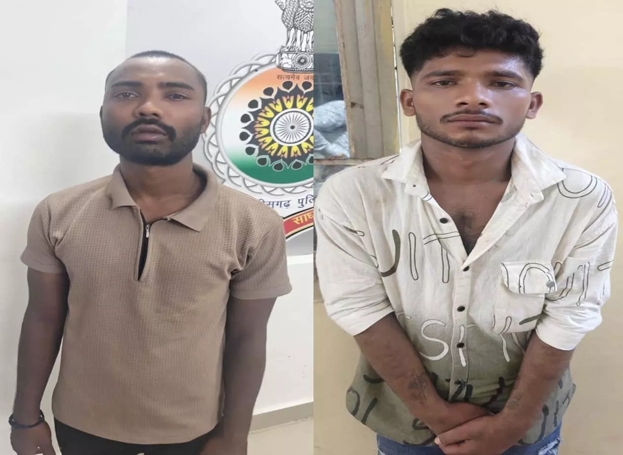 मोबाइल लूट और स्नैचिंग में हिस्ट्रीशीटर समेत दो आरोपी गिरफ्तार, पुलिस ने बरामद किए चार फोन और हथियार...